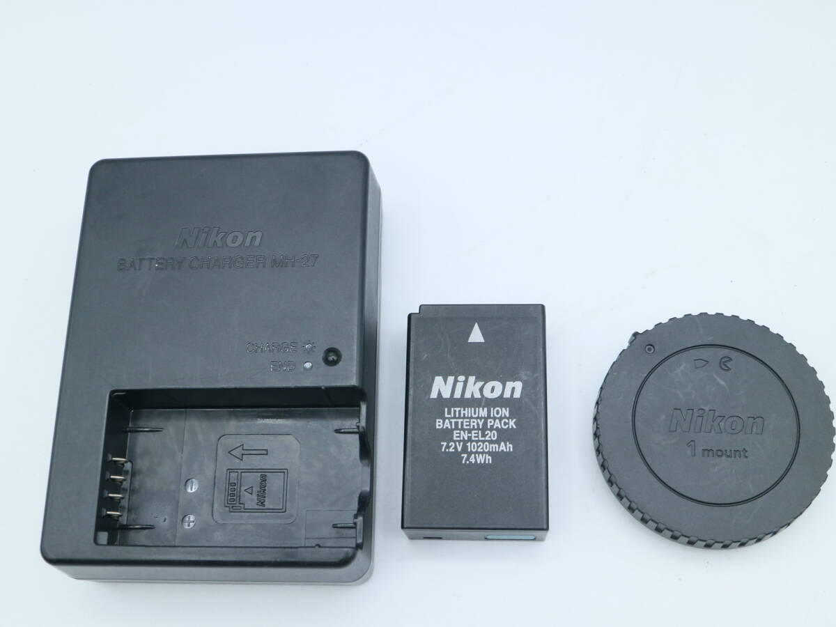 c5031 動作確認済み Nikon 1 J1 ホワイト ミラーレス一眼 デジタルカメラ MH-27 EN-EL20 バッテリー 充電器付き ニコン _画像10