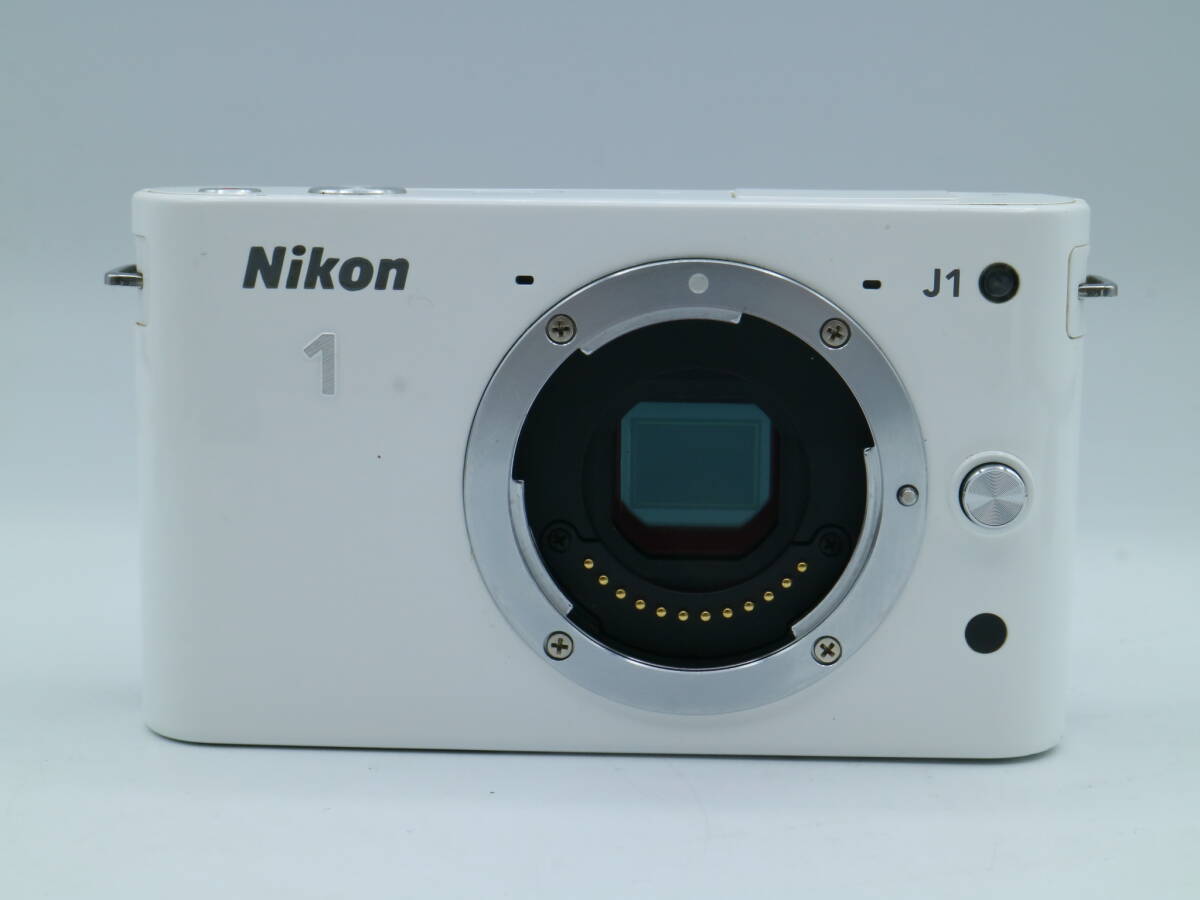 c5031 動作確認済み Nikon 1 J1 ホワイト ミラーレス一眼 デジタルカメラ MH-27 EN-EL20 バッテリー 充電器付き ニコン の画像2