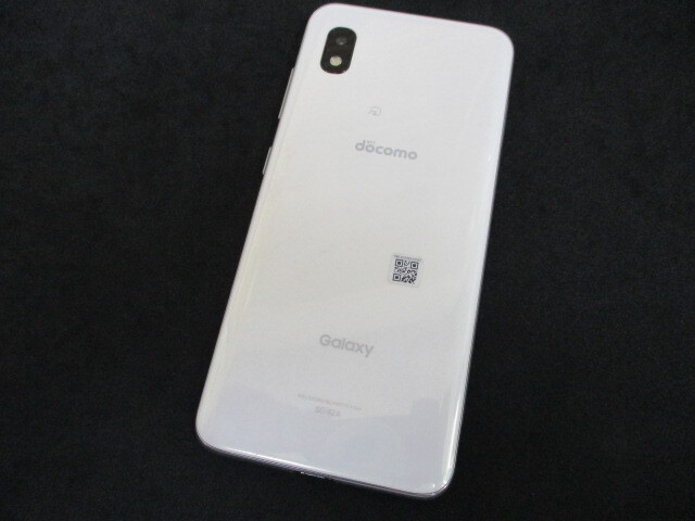 docomo　GALAXY SC-42A ドコモ SIMロックあり　本体　ホワイト　利用制限〇　中古品　激安1円スタート_画像1