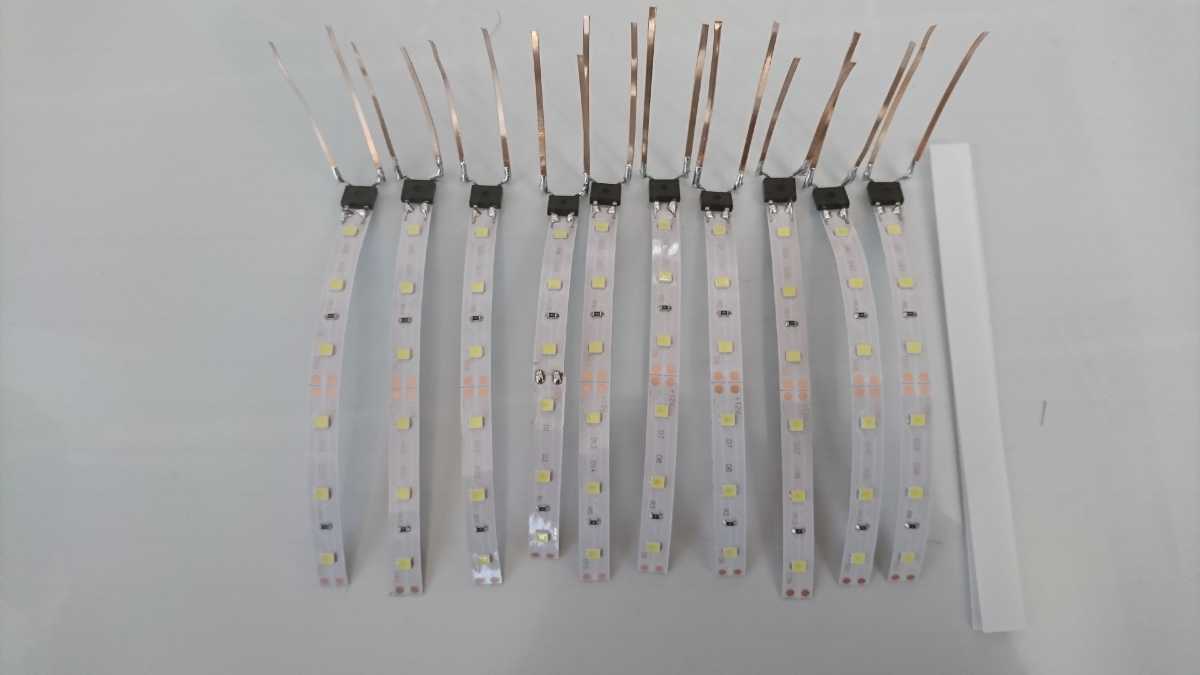 Nゲージ kato用 自作LEDテープ室内灯 白色 10本 タイプdの画像1