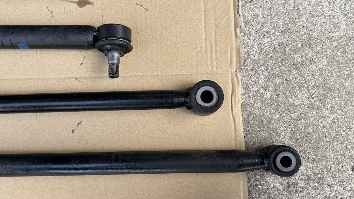 ジムニー シエラ JB74 純正 足回りセット ショックアブソーバー ジムニー シエラ JB74 純正 足回りセット ショックアブソーバー