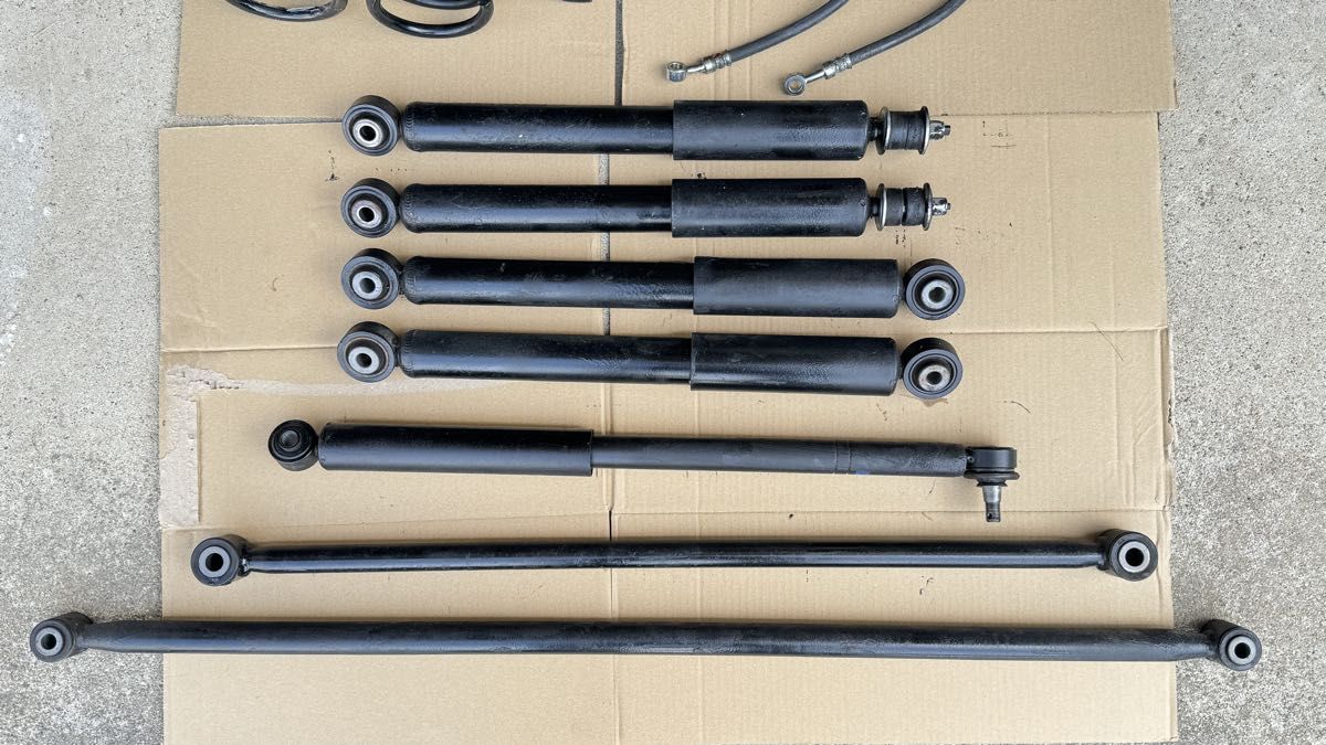 ジムニー シエラ JB74 純正 足回りセット ショックアブソーバー ジムニー シエラ JB74 純正 足回りセット ショックアブソーバー