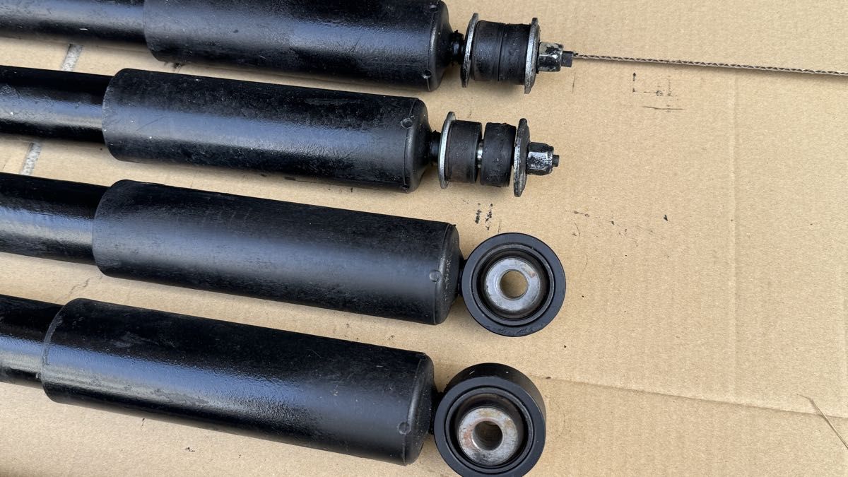ジムニー シエラ JB74 純正 足回りセット ショックアブソーバー ジムニー シエラ JB74 純正 足回りセット ショックアブソーバー