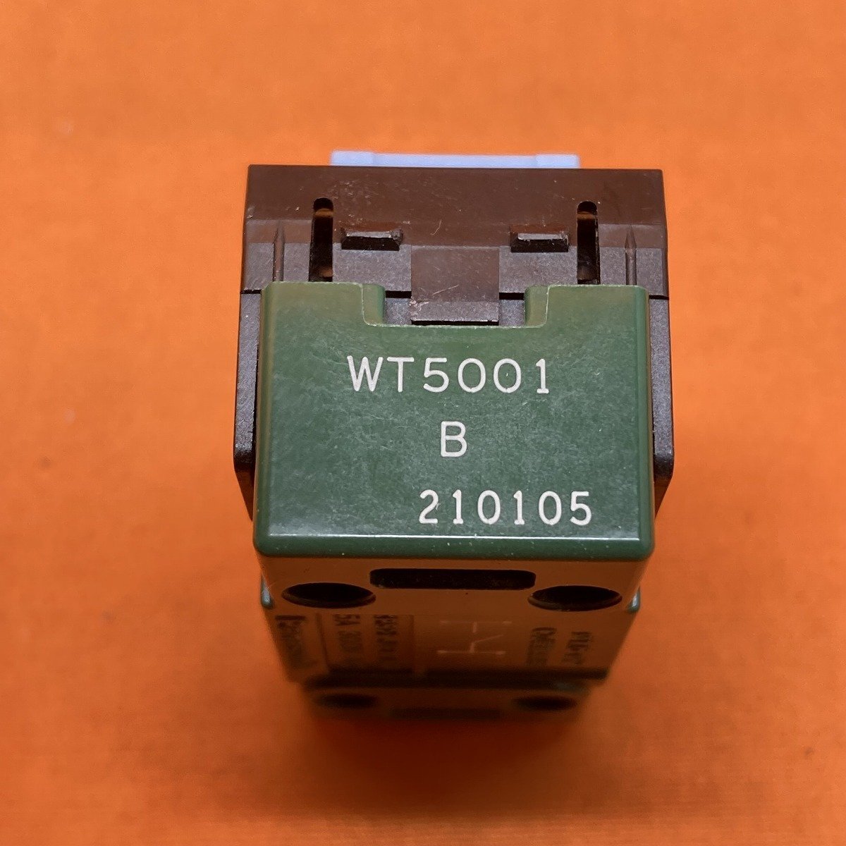 埋込スイッチB片切 (5コセット) パナソニック WT5001 サテイゴーの画像3