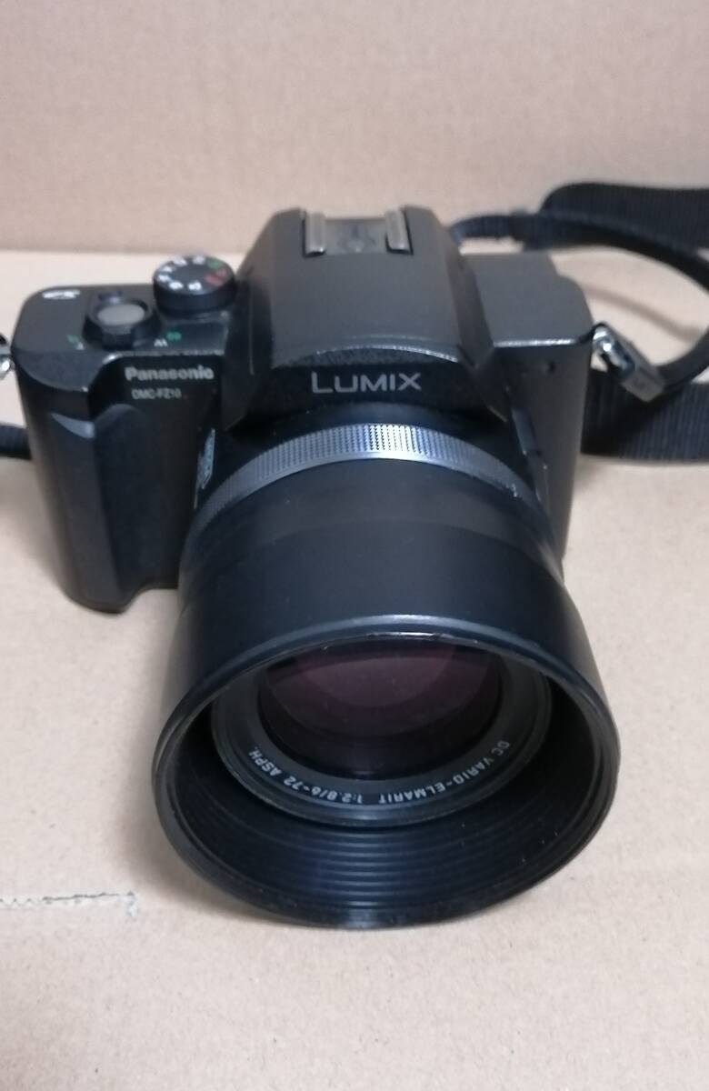 ジャンク　Panasonic パナソニック LUMIX DMC-FZ10 デジタルカメラ LENS LEICA 1:2.8/6-72_画像1