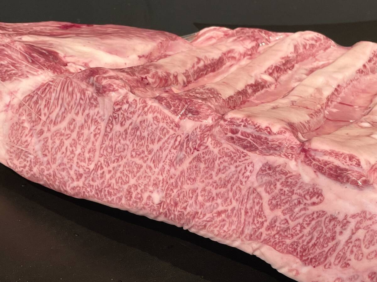 【即決】最高級【仙台牛】A5 特選黒毛和牛三角バラ 5.8kg 新鮮チルド 希少部位 贅沢焼肉 極上カルビ 安心現品画像 分割加工可 40079Lの画像1