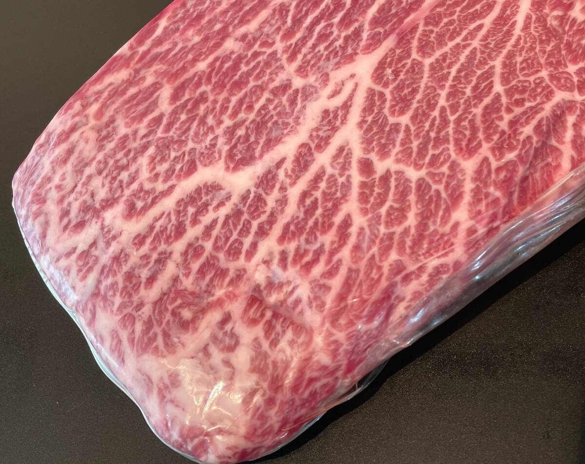 【即決】岩手県産【経産牛】黒毛和牛ミスジ/チルド 1.6kg 切るだけスペック 希少部位 濃厚な旨味 贅沢ステーキ 贅沢焼肉 安心現品画像 L_現品画像【お届け商品】