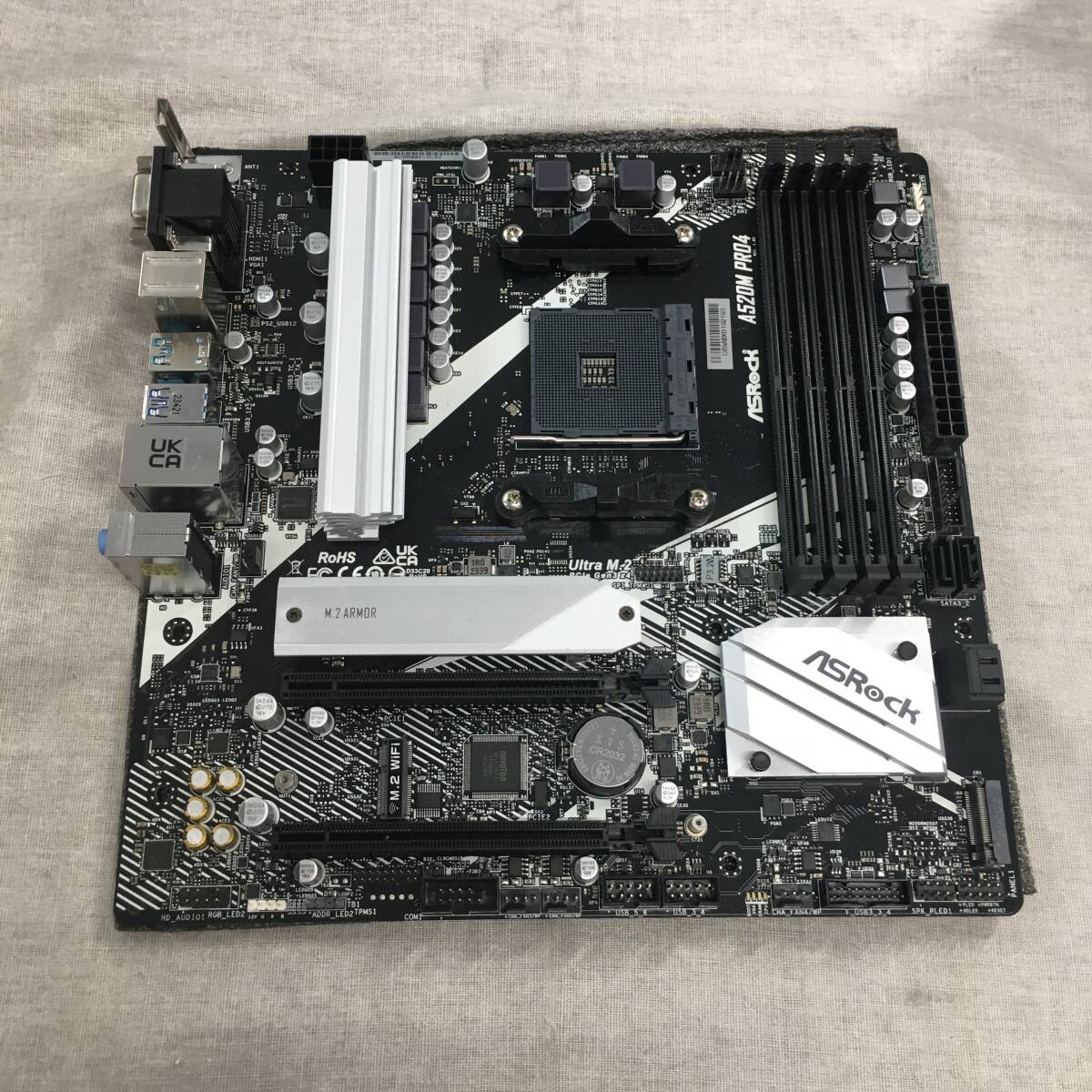 現状品 ASRock AMD Ryzen 3000/4000シリーズ(Soket AM4)対応 A520チップセット搭載 Micro ATX マザーボード A520M Pro4_画像2