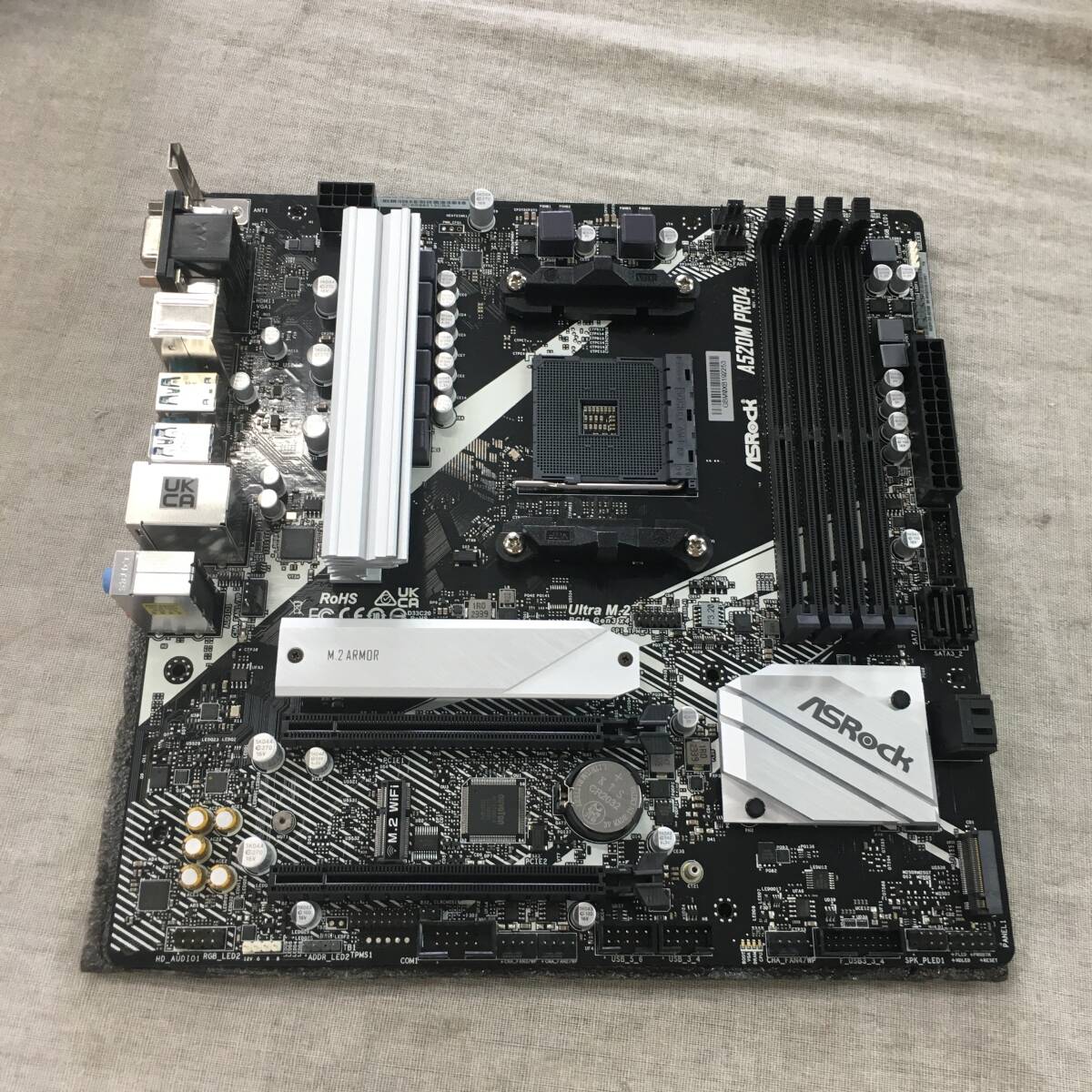 現状品 ASRock AMD Ryzen 3000/4000シリーズ(Soket AM4)対応 A520チップセット搭載 Micro ATX マザーボード A520M Pro4の画像2