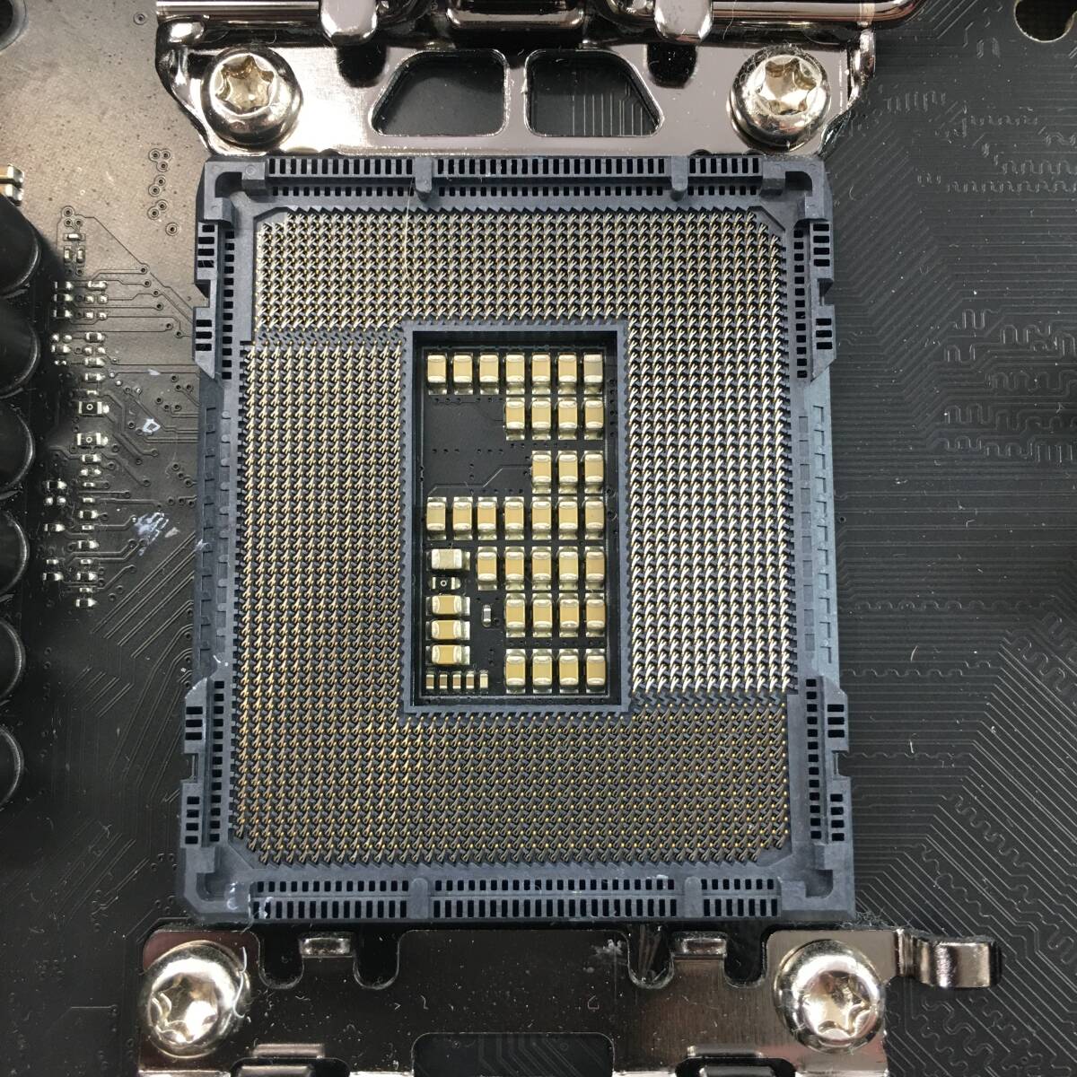 現状品 ASUS INTEL CPU 13世代、12世代 Z790 搭載 LGA1700 対応 ATX マザーボード ROG MAXIMUS Z790 HERO_画像3