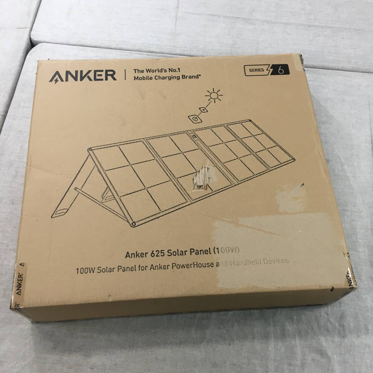 現状品 Anker 625 Solar Panel 100W ソーラーパネル 高効率 折り畳み式 USBポート搭載 Anker ポータブル電源対応 A2431の画像1