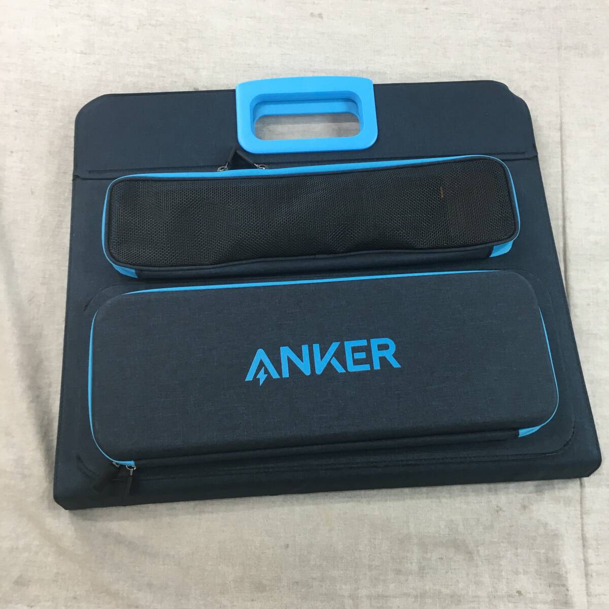 現状品 Anker 625 Solar Panel 100W ソーラーパネル 高効率 折り畳み式 USBポート搭載 Anker ポータブル電源対応 A2431の画像2