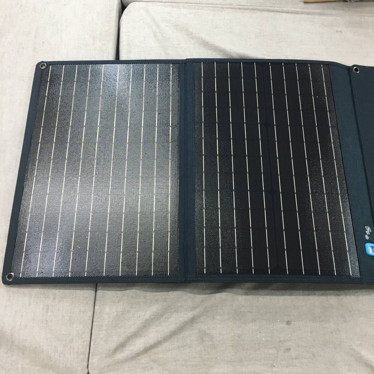 現状品 Anker 625 Solar Panel 100W ソーラーパネル 高効率 折り畳み式 USBポート搭載 Anker ポータブル電源対応 A2431の画像6