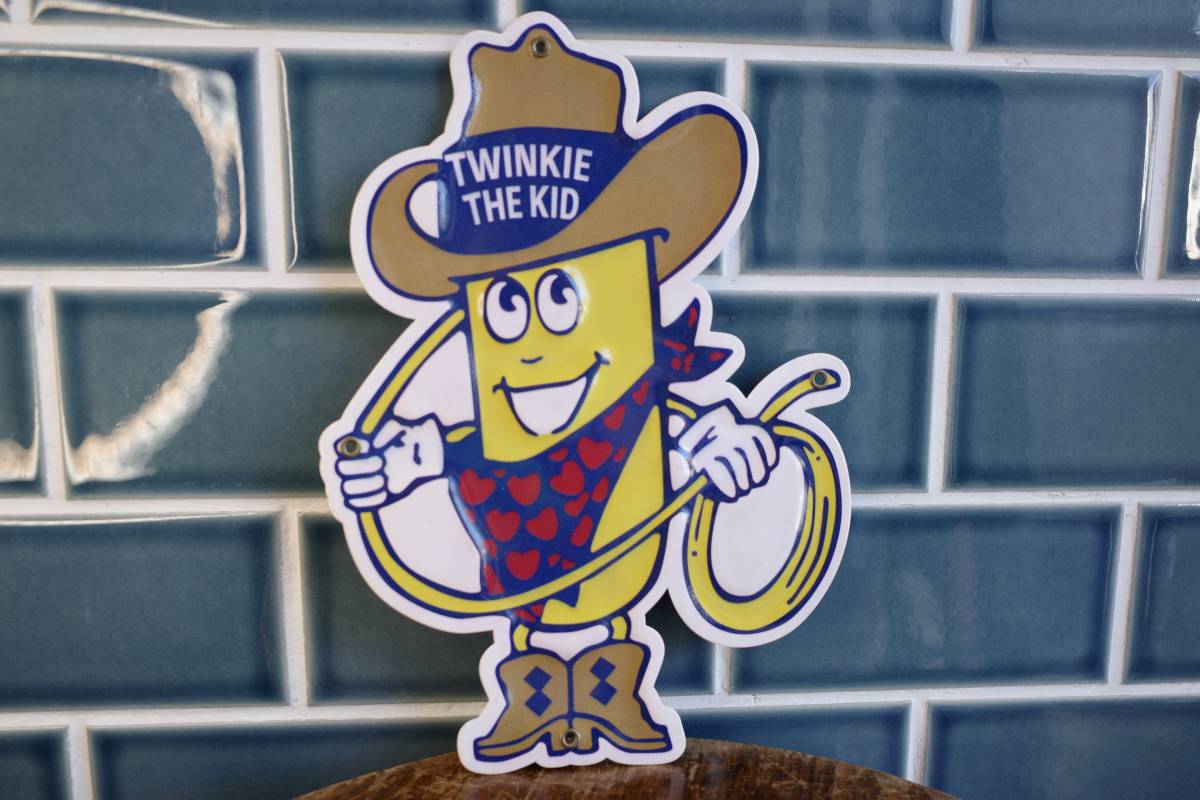 新品　TWINKIE　バナナ　トゥインキー　メタルサイン　エンボス看板　世田谷ベース アメリカ USA　ガレージ　アドキャラ_画像1