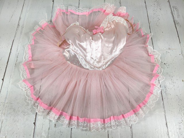 【11yt182】ダンス バレエ チュチュスカート衣装 Chacott チャコット ピンク キャンディ?? お人形さん??◆P25の画像1