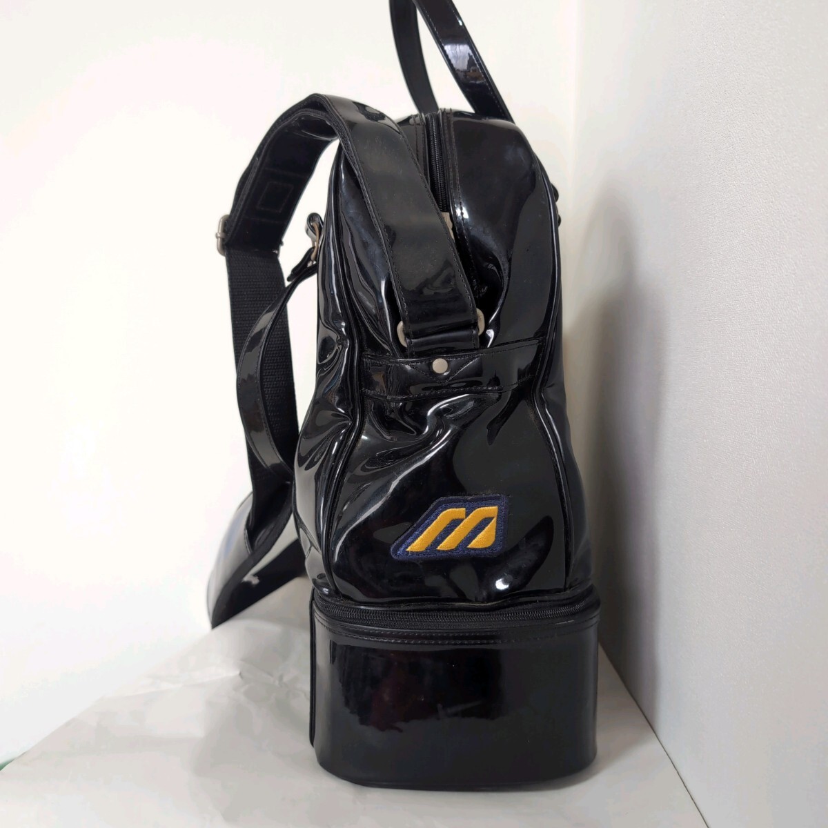 MO■ミズノ ワールドウィン 野球バッグ YS02B メンズ シューズ入れ付き ブラック エナメルバッグ ショルダーバッグ セカンドバッグ 鞄の画像5
