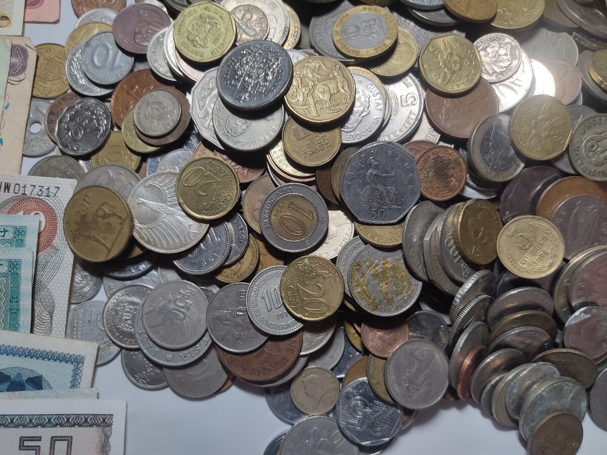 外国 コイン 約5.1kg 紙幣 おまとめ 古銭 通貨 硬貨 アンティーク 大量 ドル ユーロ ウォン ほか 送料無料の画像3