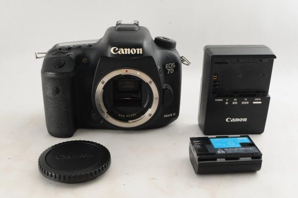 10973円 美品 EOS 70D ブラック 即日発送 デジタル一眼 Canon 10973円 美品 EOS 70D ブラック 即日発送 デジタル一眼 Canon
