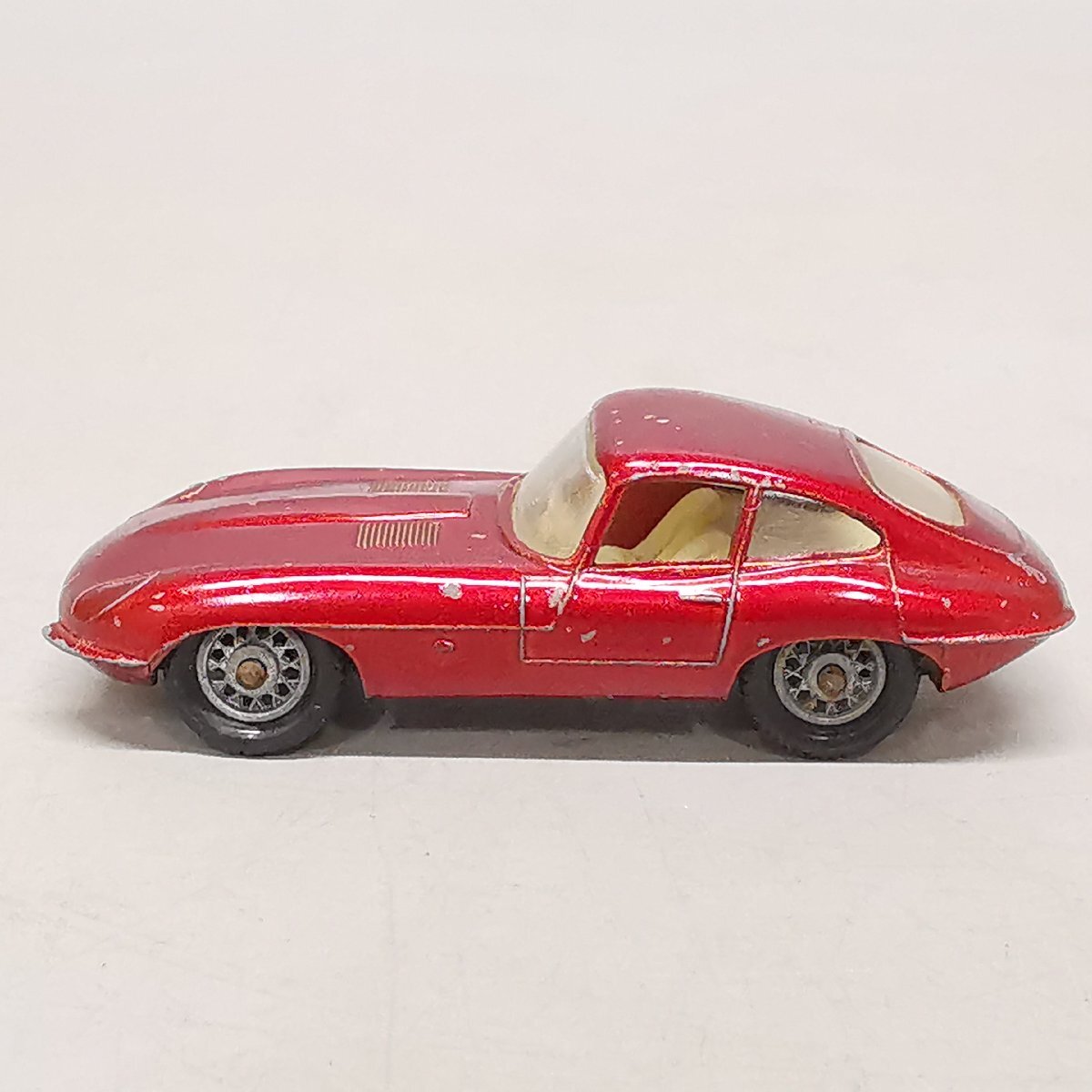 MATCHBOX LESNEY No.32 Jaguar E-type マッチボックス レズニー ジャガー Eタイプ イギリス製 ミニカー Z5470の画像2