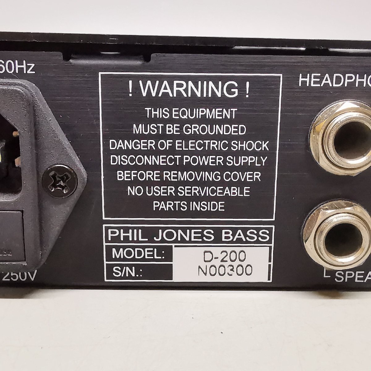 PHIL JONES BASS PJB D-200 ベースアンプヘッド フィルジョーンズ ケース付 現状品 Z5492
