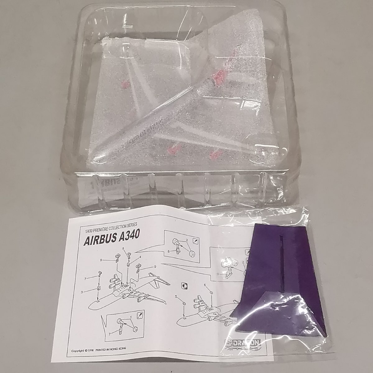 未使用 Virgin Atlantic ヴァージンアトランティック 1/400 Airbus A340-300 Dragon Wings 元箱入 付属品 航空機 模型 Z5581_画像2