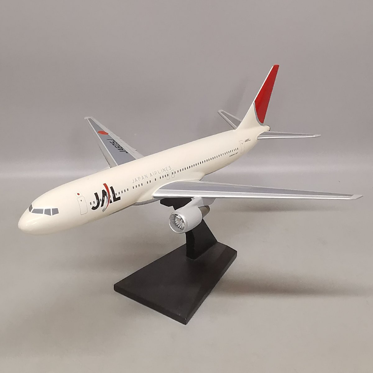 航空機 模型 JAL 日本航空 B767-200 JA605J 1/100 台座付 Z5592の画像1