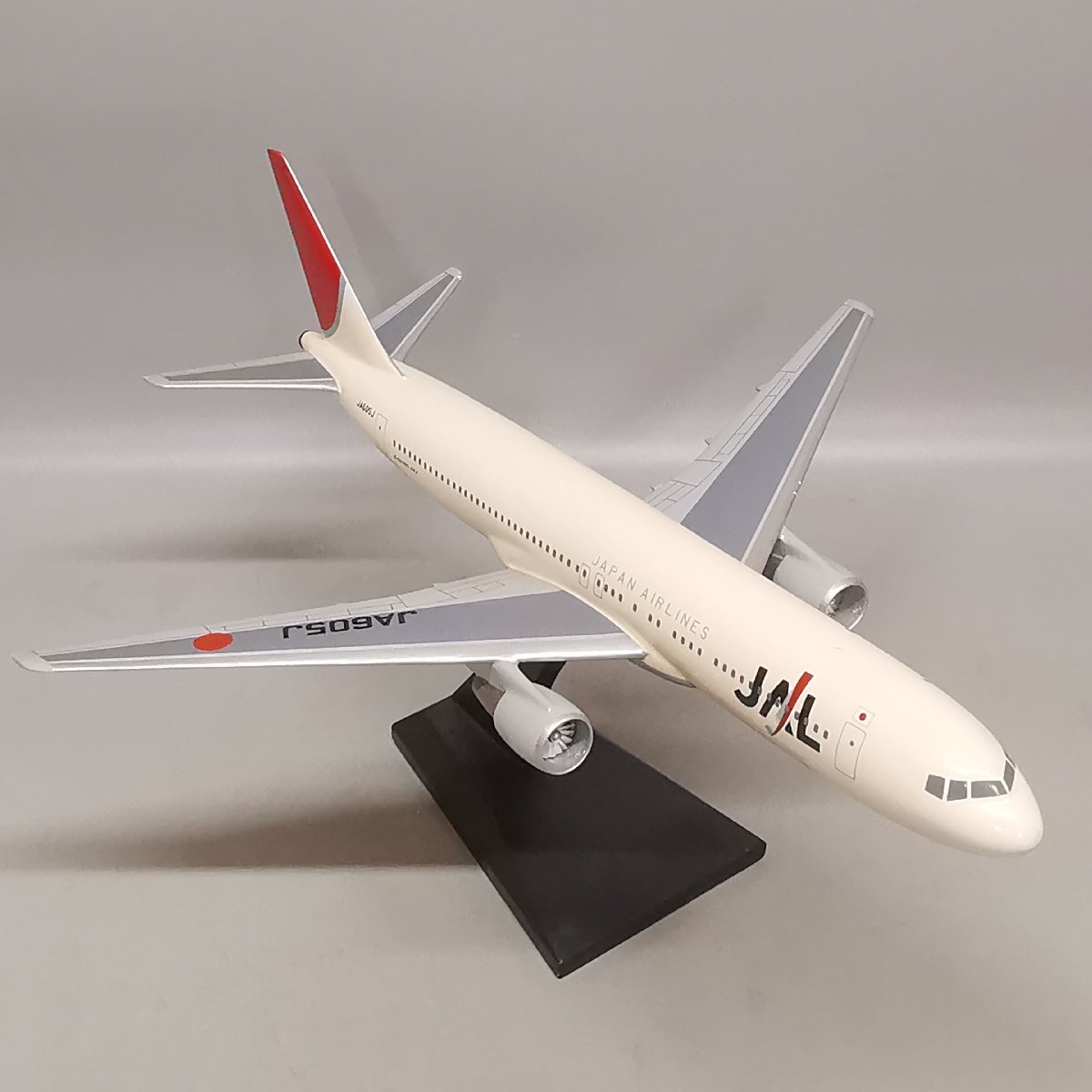 航空機 模型 JAL 日本航空 B767-200 JA605J 1/100 台座付 Z5592の画像3