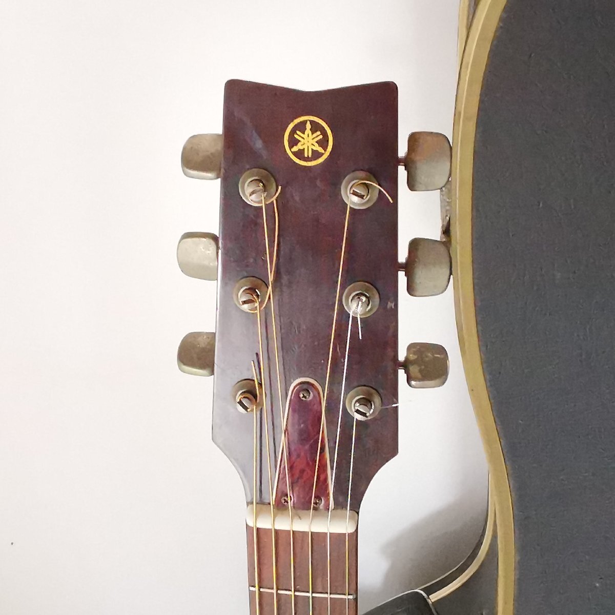 YAMAHA ヤマハ FG-200 アコースティックギター アコギ 弦楽器 ハードケース付 現状品 Z5500の画像2