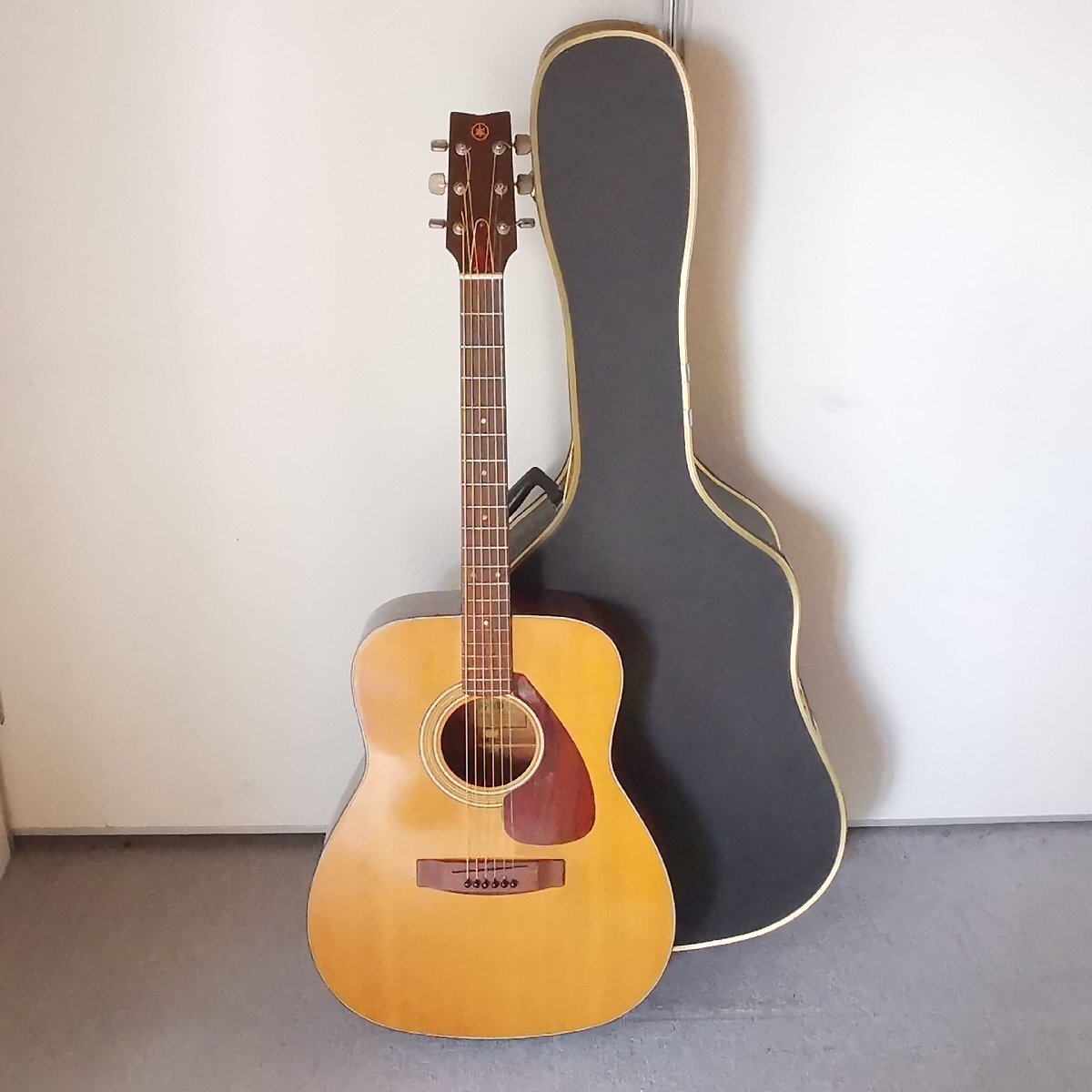 YAMAHA ヤマハ FG-200 アコースティックギター アコギ 弦楽器 ハードケース付 現状品 Z5500の画像1