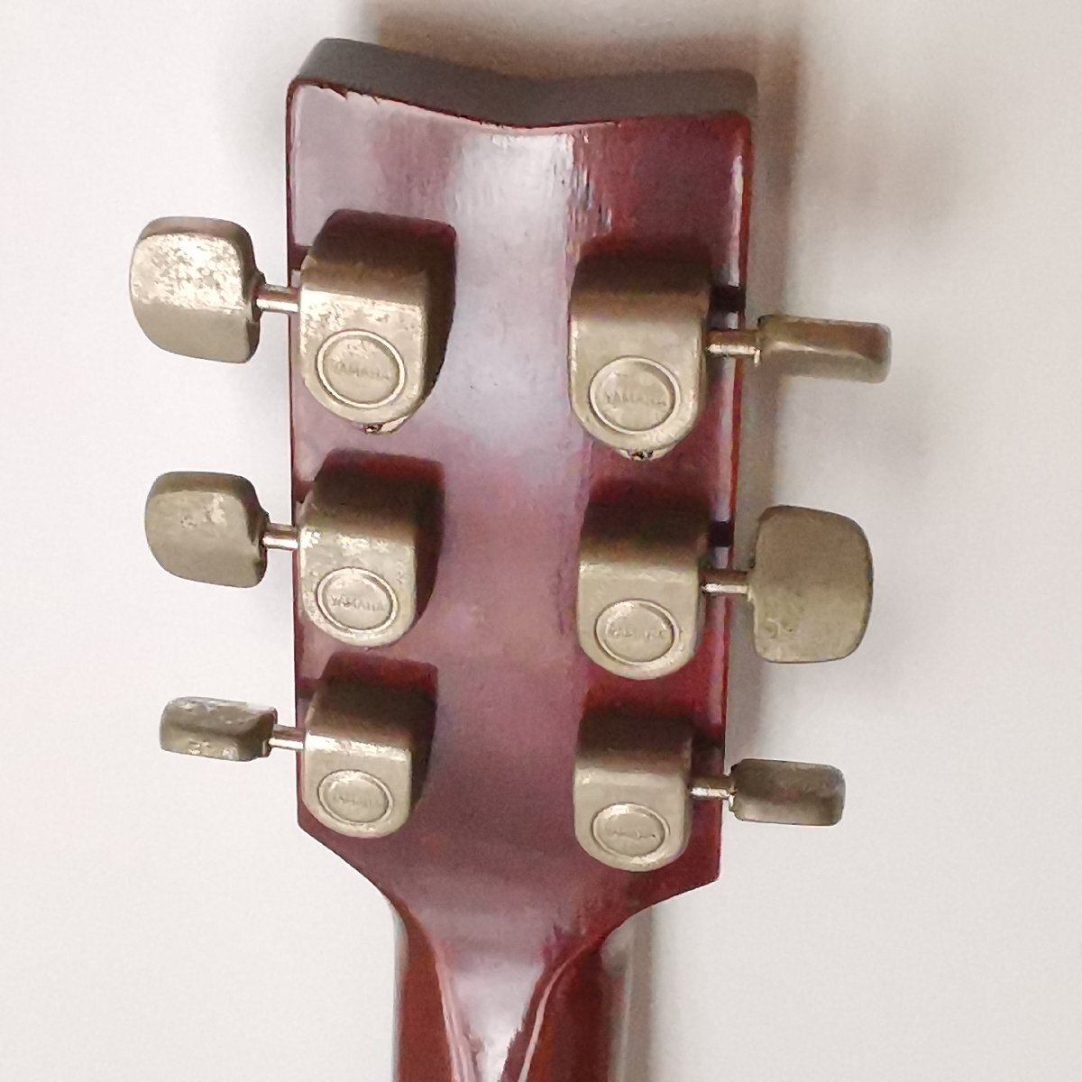 YAMAHA ヤマハ FG-200 アコースティックギター アコギ 弦楽器 ハードケース付 現状品 Z5500_画像9