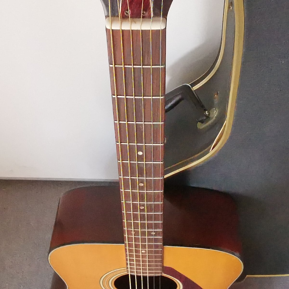 YAMAHA ヤマハ FG-200 アコースティックギター アコギ 弦楽器 ハードケース付 現状品 Z5500の画像3