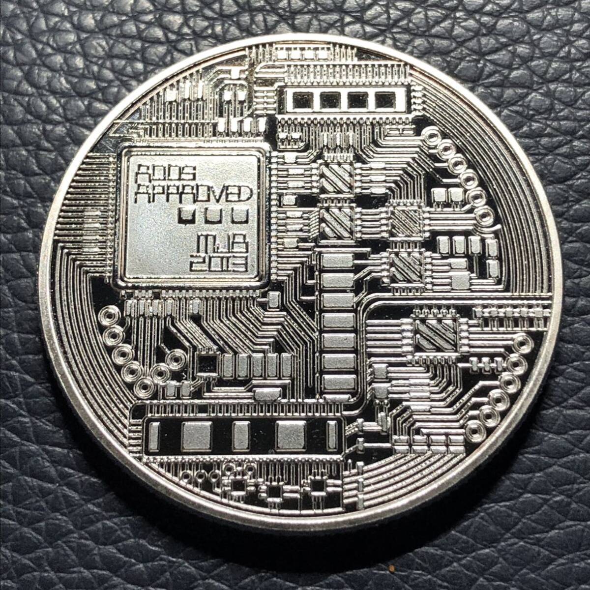 外国古銭 アメリカ 銀貨 ビットコイン bitcoin 仮想通貨 記念銀貨 大型銀貨 カプセル付きの画像2