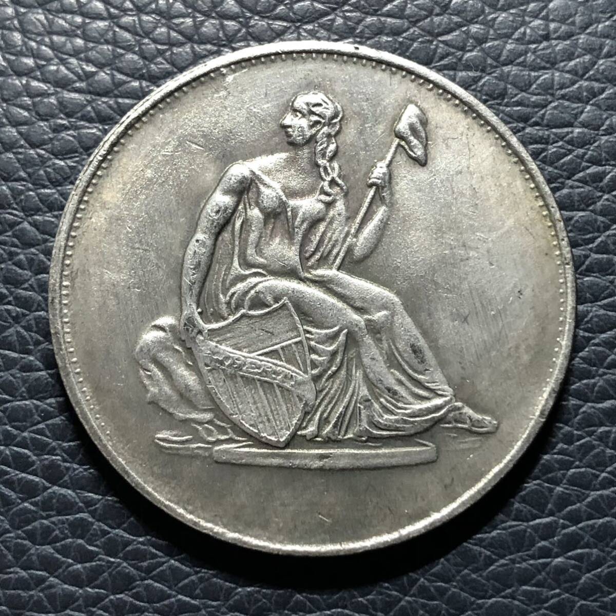 外国古銭 アメリカ sliver 1オンス 大型銀貨 貿易銀 の画像2