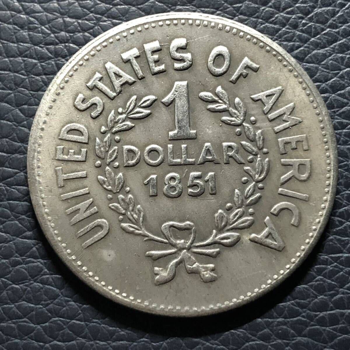 外国古銭 アメリカ 1851年 インディアン人像 １ドル 一円銀貨 大型銀貨 貿易銀 蔵の画像1