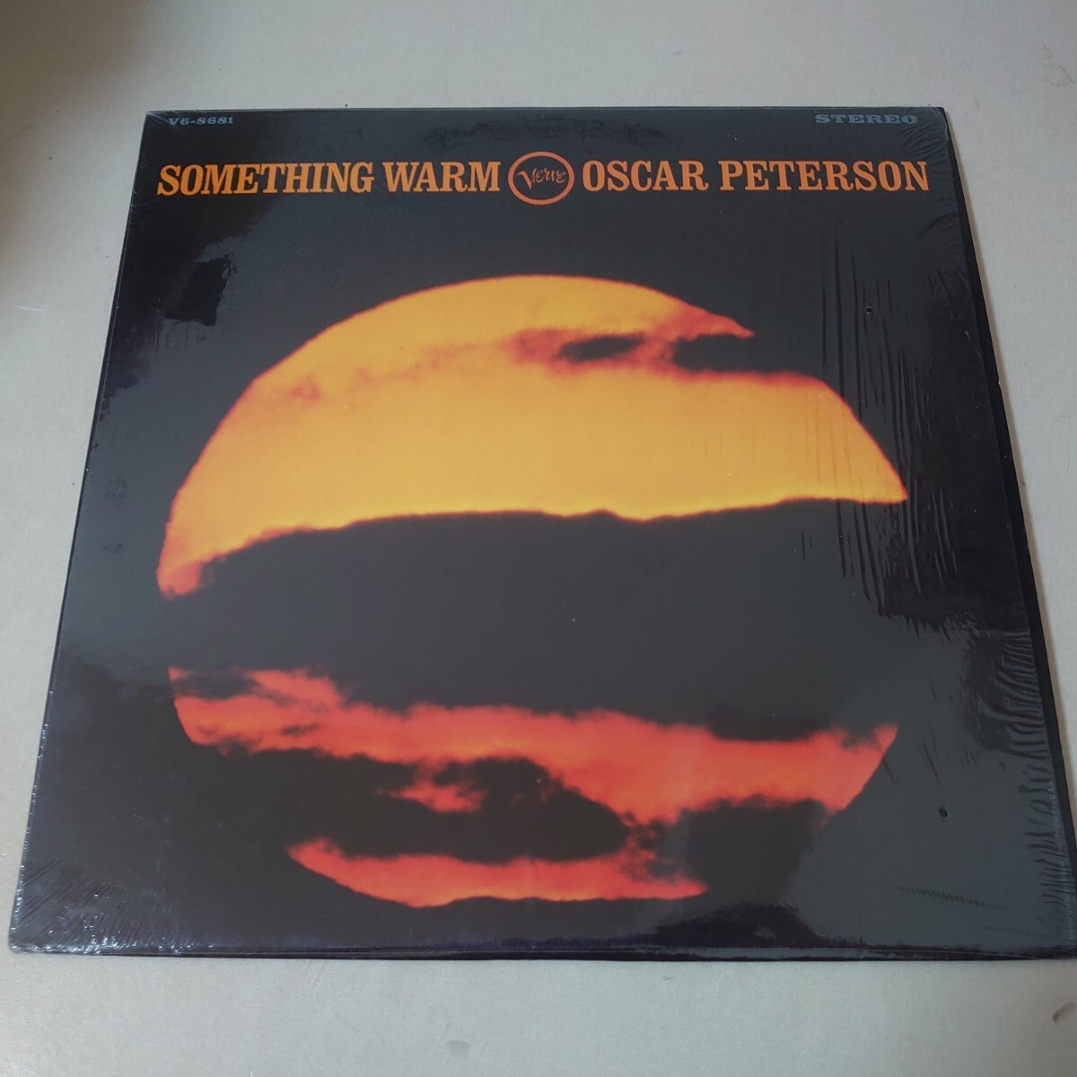 LP☆OSKAR PETERSON/SOMETHING WARM［V6 8681/USA盤/深溝/オスカー・ピーターソン］の画像1