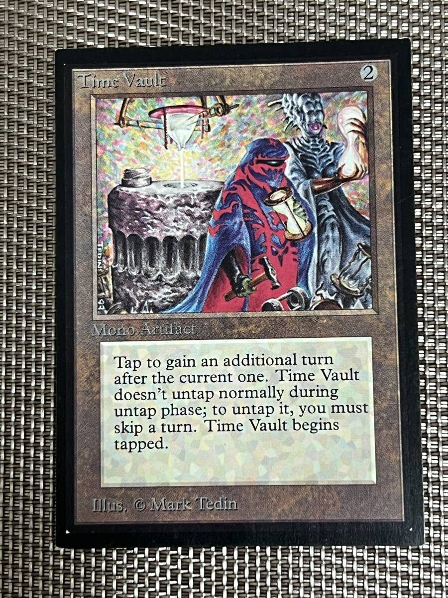 ○MTG○ β ベータ Time Vault(英語 角折れ) - アーティファクト ○MTG○ β ベータ Time Vault(英語 角折れ) - アーティファクト