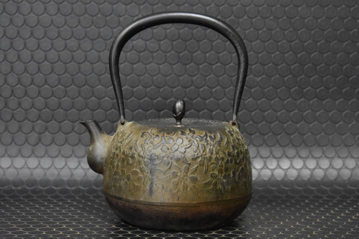 うぶ品　時代物　南部 鳳文堂造　花地紋鉄瓶 花尽くし　茶道具　古美術品　_画像2