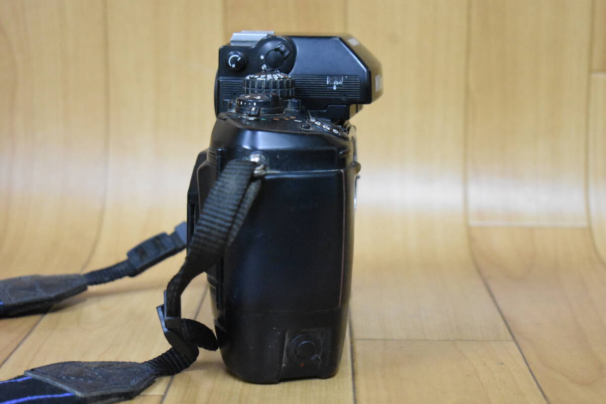 うぶ品 Nikon F4 ニコン カメラ ブラックボディ MF-23、MB-21付 未確認 未整備品 ジャンクの画像4