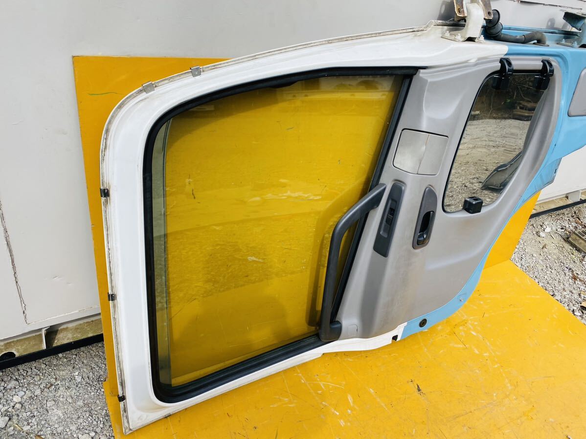 日産　UD クオン　ドア　左側　助席側　メッキ　ドアバイザー　ドアノブ　ドアガラス　内装　配線_画像9