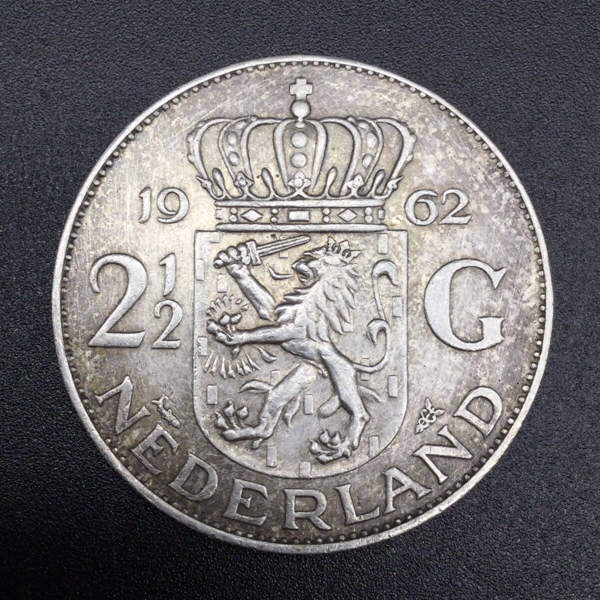 【6325①】オランダ 銀貨 ウィルヘルミナ女王 2.5グルデン 1962年 重量約15ｇ コイン メダル 貨幣の画像1