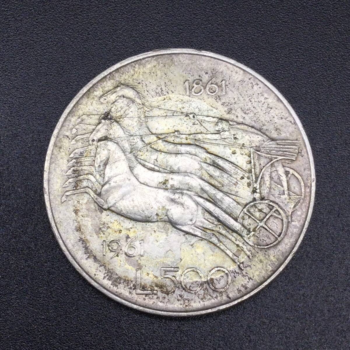【6328①】イタリア 銀貨 L500 記念貨 ４頭立馬車と婦人像 1861年 1961年 重量約11ｇ コイン メダル 外国銭 硬貨 貨幣の画像2