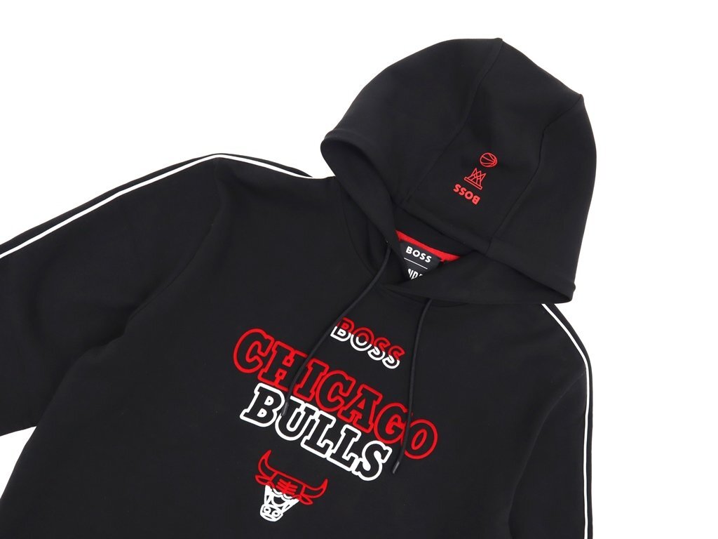 4万新品◆XL◆ボス BOSS×NBAコラボ CHICAGO BULLS ロゴ フーディースウェットプルオーバー 黒『WBounce_2_4_NBA』1円_画像4