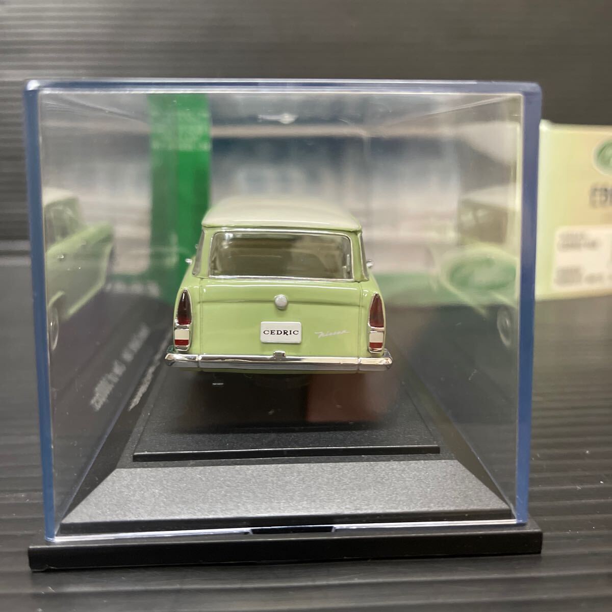 エブロ 1/43 NISSAN CEDRIC VAN グリーン の画像4