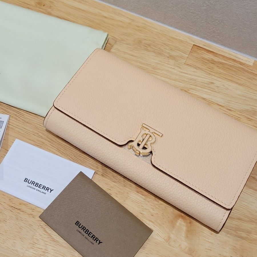 新品未使用 Burberry グレイニーレザー TBコンチネンタル 新品未使用 Burberry グレイニーレザー TBコンチネンタル