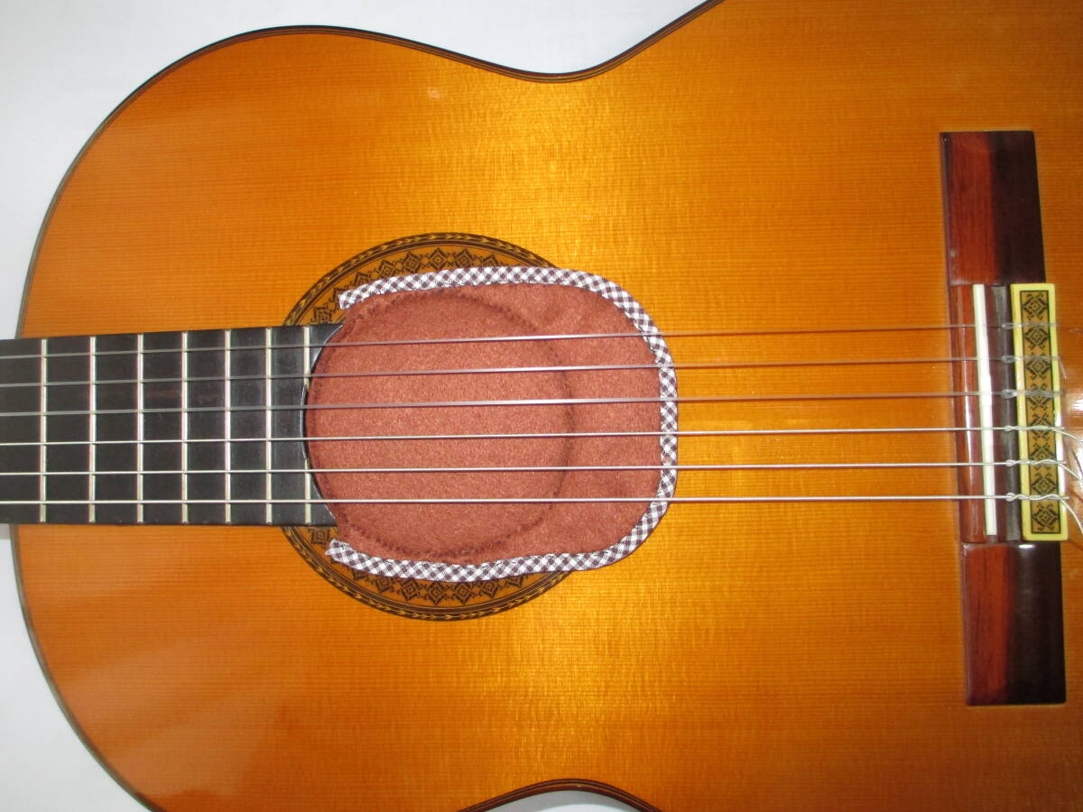 クラシックギター用弱音器（未使用品）　サウンドホール径ほぼ８３～８４ｍｍに適用　ラバースポンジ＋フェルト　２種類の使い方が可能 _第1の使用方法