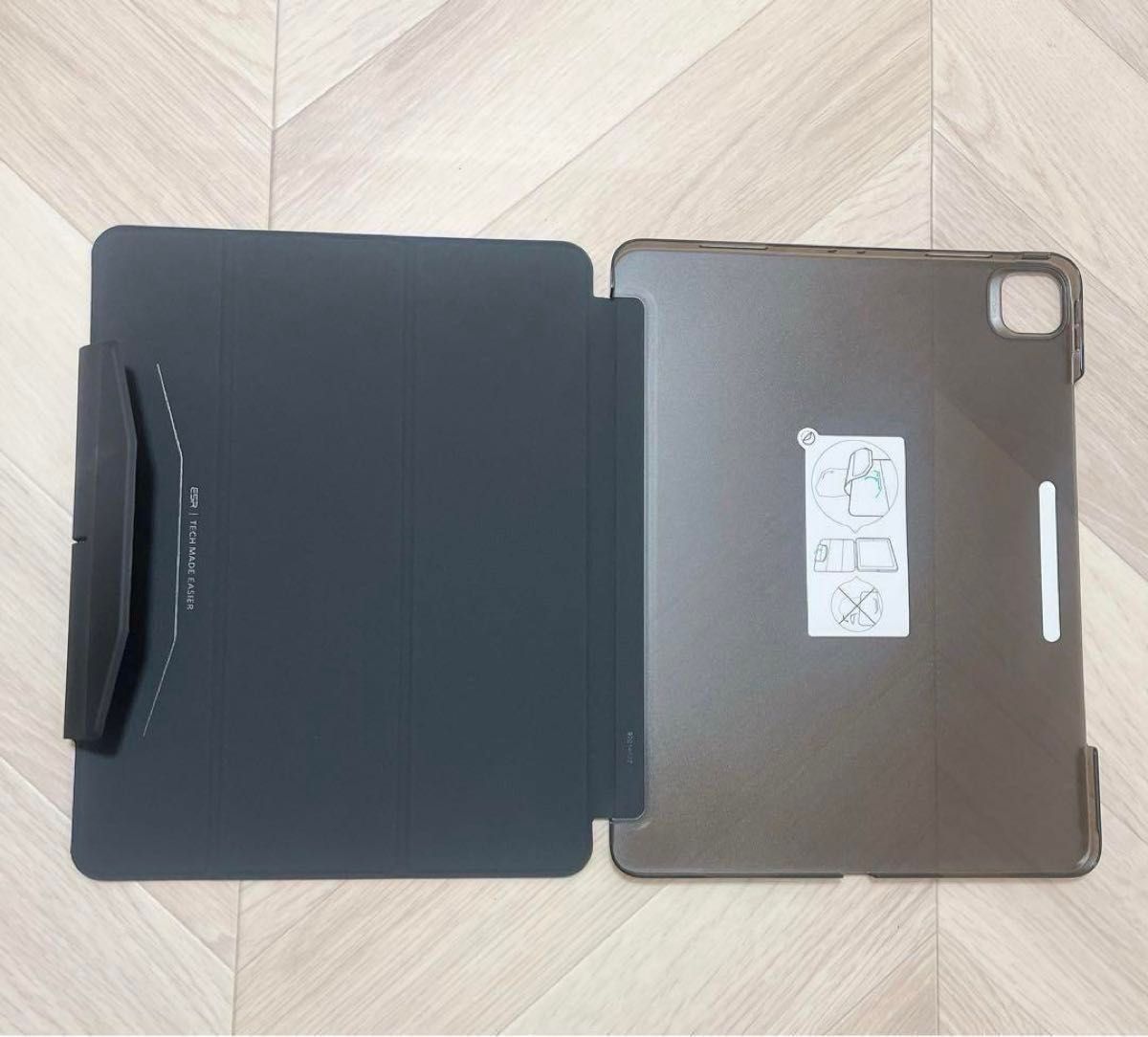 ★新品未使用★ラスト1点★ESR iPad Pro 12.9インチケース第五世代半透明三つ折りスタンド手帳型ブラック 
