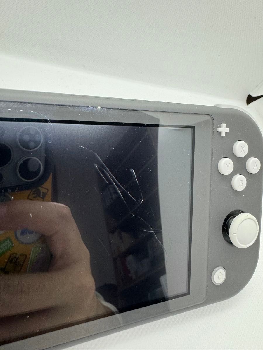 ［画面傷あり］中古　Switch ライト　2023年製