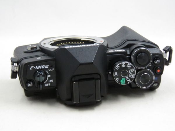 [22043S2]★超極上美品★OLYMPUS OM-D E-M10 Mark III ボディの画像2