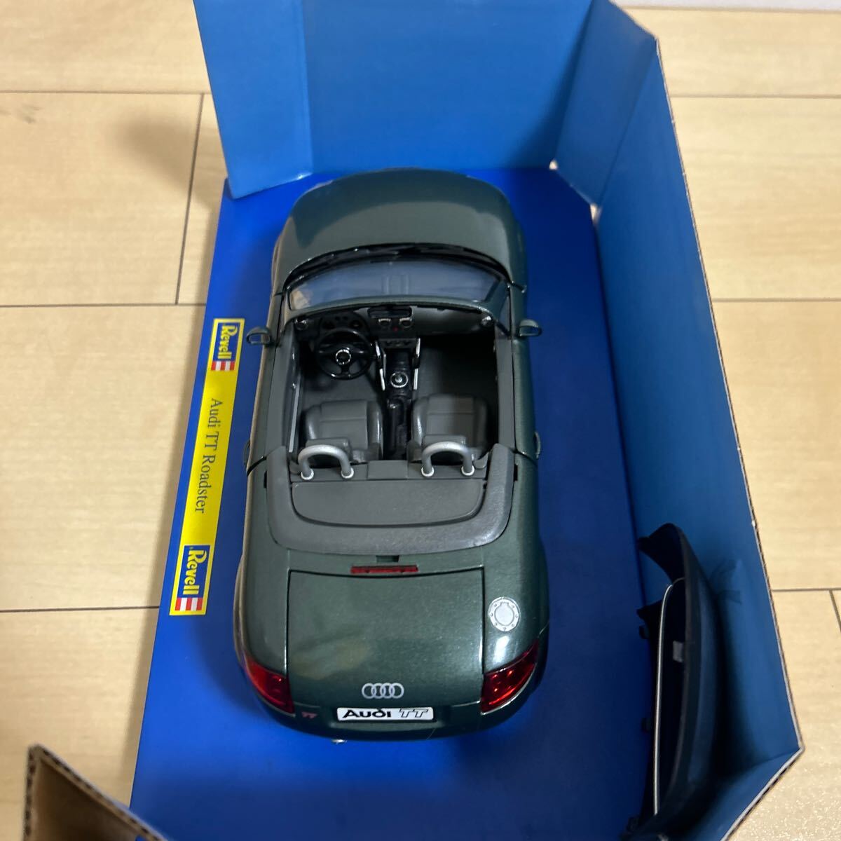 revell 1/18 アウディTT roadster 現状品の画像4