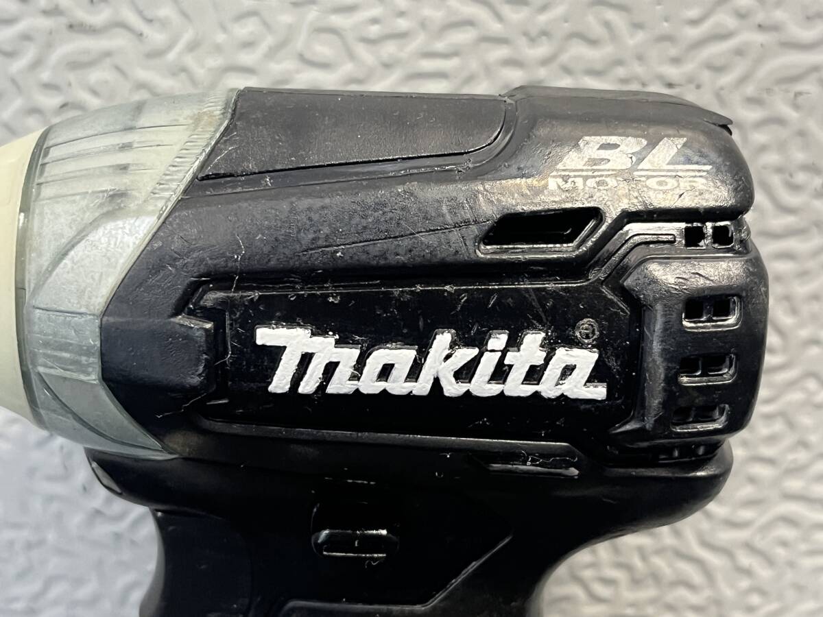 【比較的綺麗】makita マキタ TD147D 充電式インパクトドライバ バッテリー18V＋充電器付き 電動工具 2141の画像4